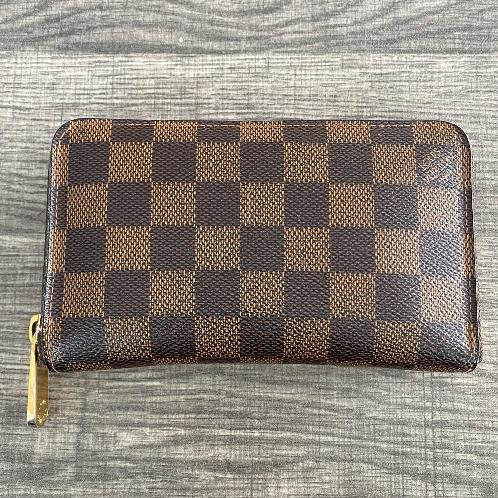 Louis Vuitton Zippy Compact Wallet (old style)